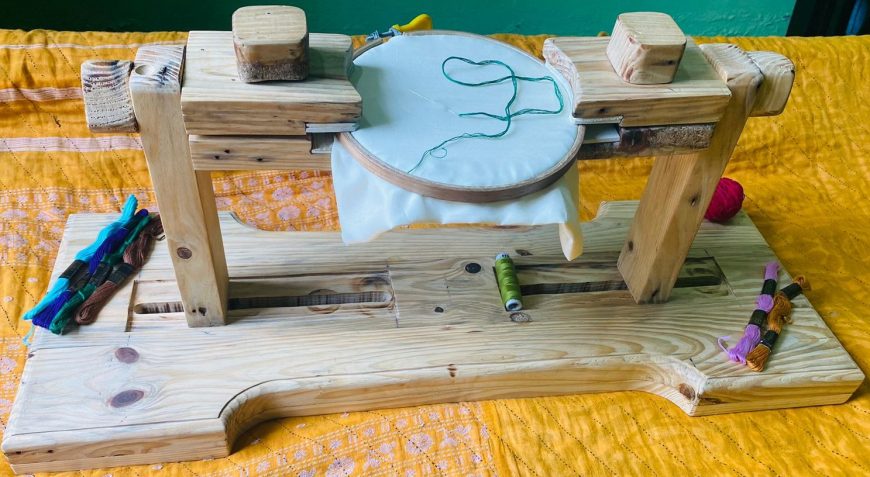 Hand Embroidery Stand/ Hoop/ হ্যান্ড এমব্রয়ডারি স্টান্ড